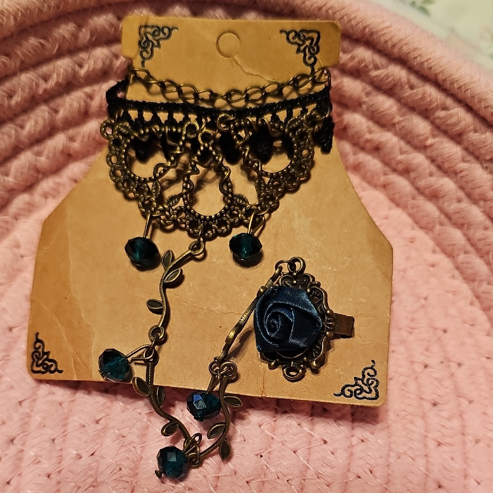 Elegant Black and Green Choker Bracelete and Ring Set